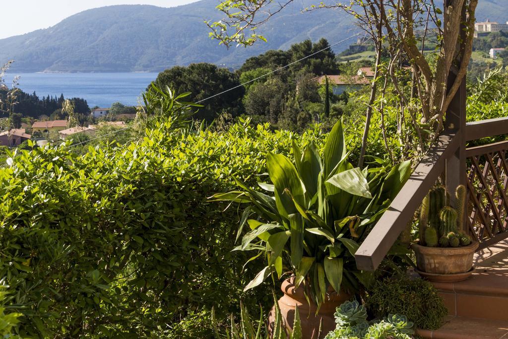 Villa Monserrato - Goelba Porto Azzurro Eksteriør bilde